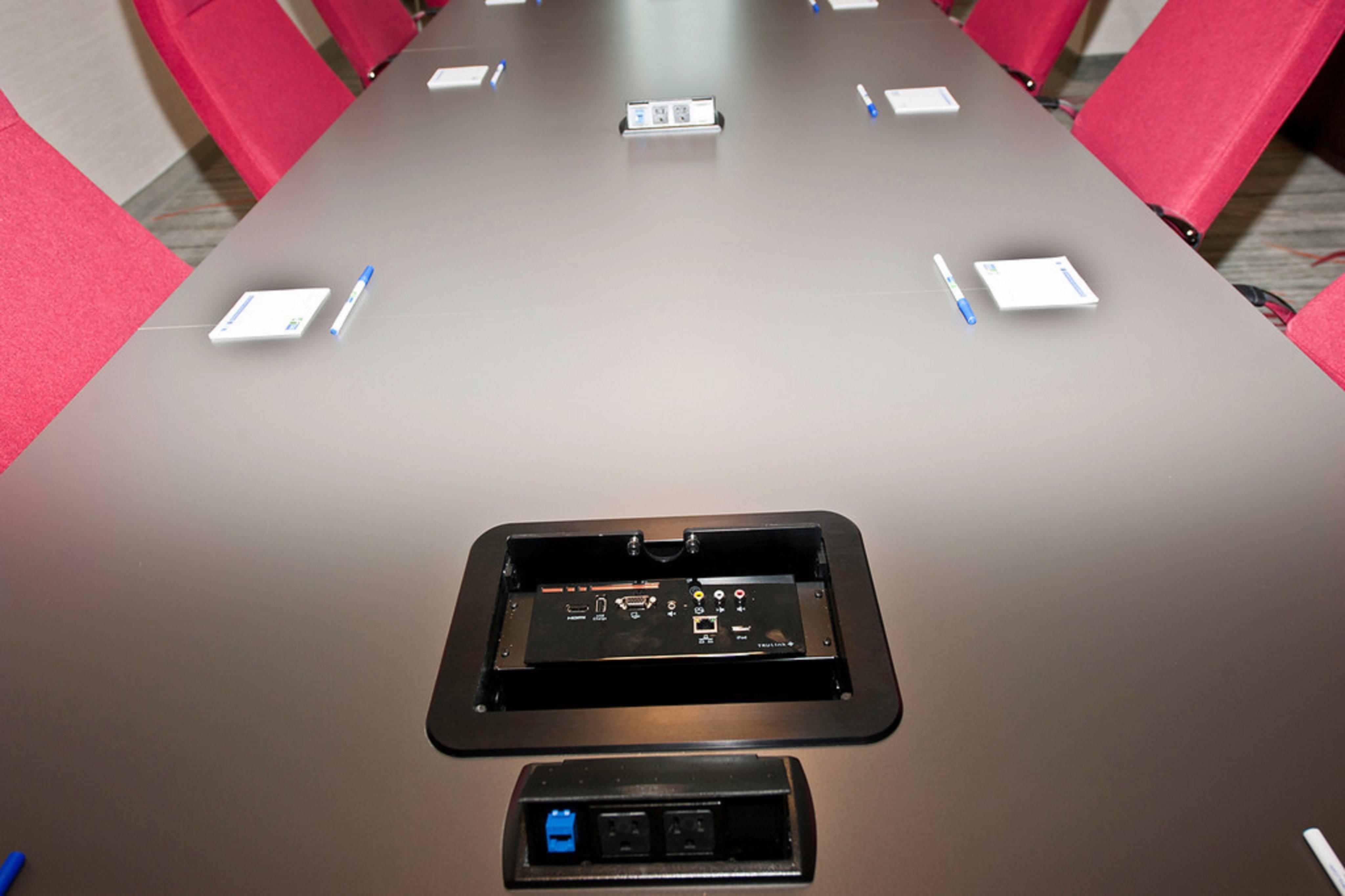 Holiday Inn Express & Suites Columbus - Easton Area By Ihg Gahanna Business photo