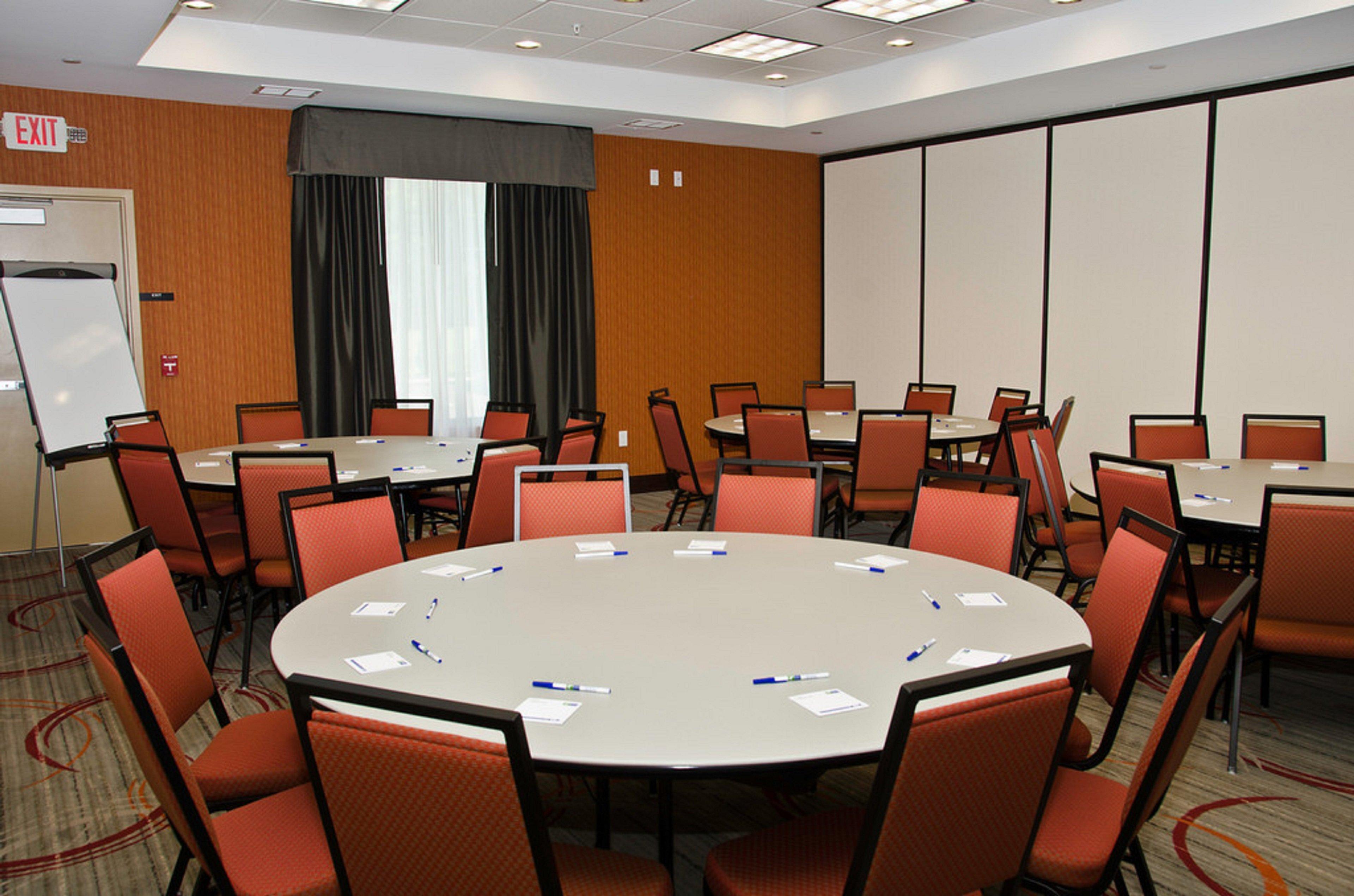 Holiday Inn Express & Suites Columbus - Easton Area By Ihg Gahanna Business photo